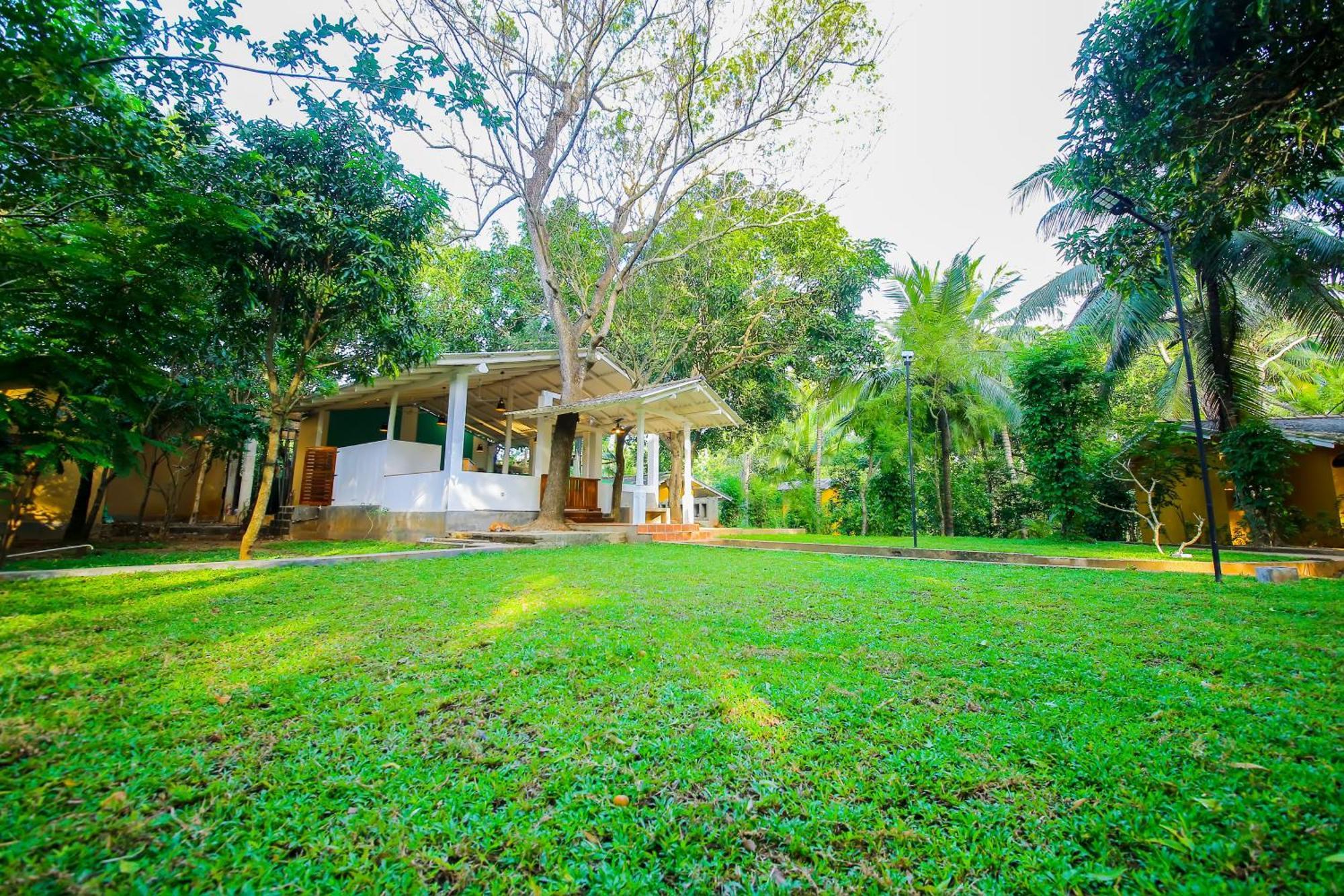 Green Waters Safari Lodge By Aradhana Leisure Embilipitiya Esterno foto